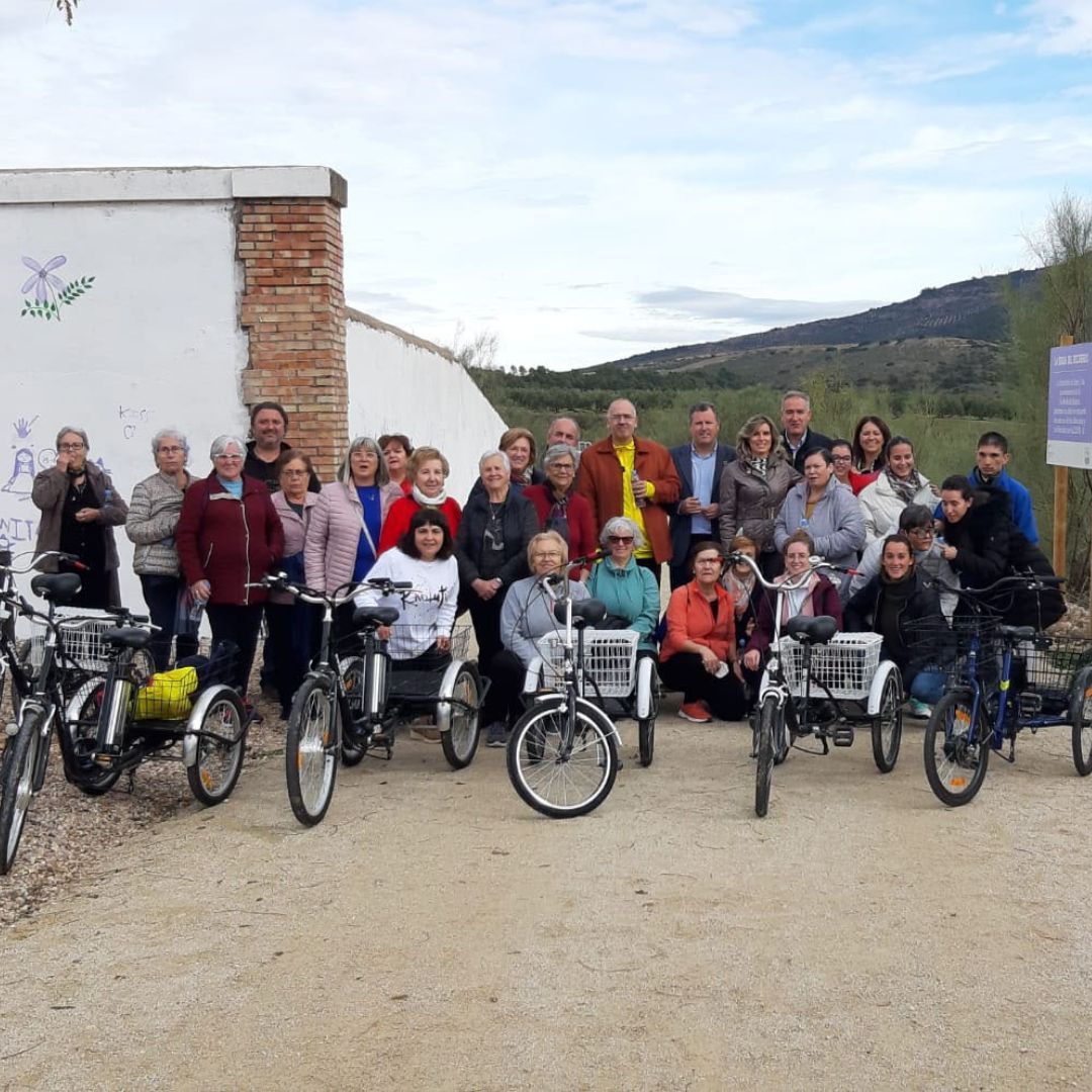 En este momento estás viendo Más de 30 personas participan en actividades deportivas en el Camino Natural Vía Verde de Segura