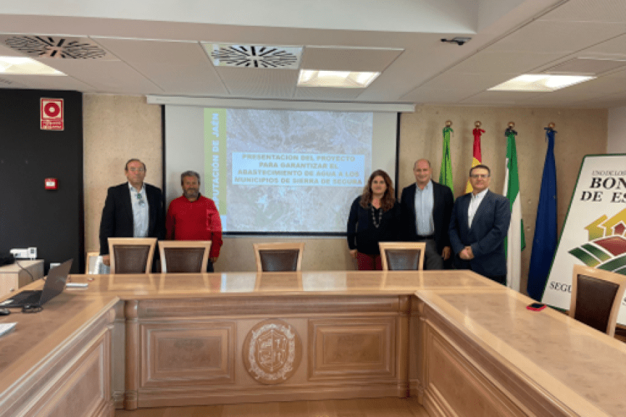 José Luis Hidalgo presenta en Segura de la Sierra distintos proyectos de mejora de infraestructuras hidráulicas que va a ejecutar la Diputación