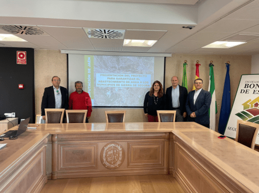 En este momento estás viendo José Luis Hidalgo presenta en Segura de la Sierra distintos proyectos de mejora de infraestructuras hidráulicas que va a ejecutar la Diputación